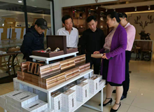 《鹿鳴呦呦》劇組到東鰲鹿業(yè)參觀考察