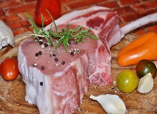 大意不得！吃生肉有風(fēng)險(xiǎn)，徒手處理生肉竟然也很危險(xiǎn)！